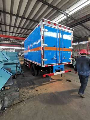 江鈴4.2米藍牌危險品運輸車 特性、分類與價格解析